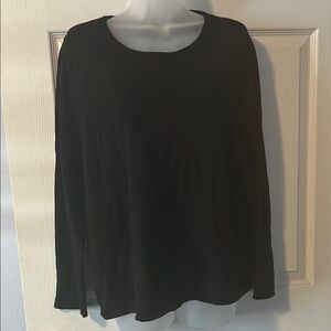 Chico’s Black Crew Neck Long Sleeve Sweater.